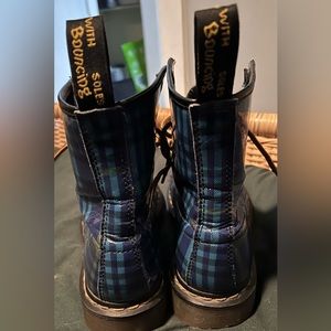 Womens Dr.Martens 1460 in tartan Indigo Blue